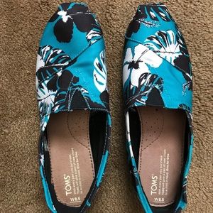 Toms Shoes